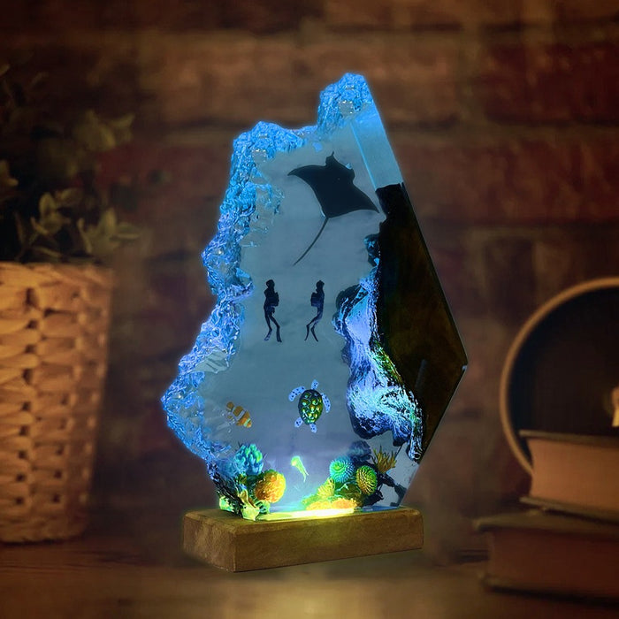 Resin Marine Manta Ray Diver Home Decoration Table Lamp