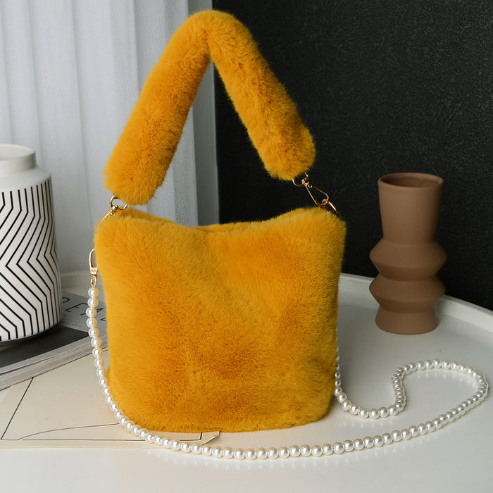 Sac seau en peluche damier avec conception de chaîne de perles sacs à main de luxe de mode d'hiver pour les femmes sacs à bandoulière de Shopping personnalisés