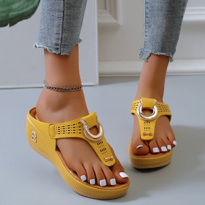 Tongs sandales femmes talons hauts chaussures compensées tongs en métal diapositives décoratives pantoufles