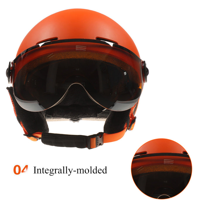 Skihelm mit Schutzbrille