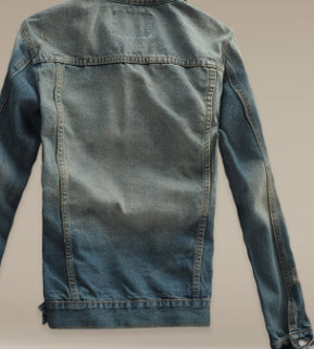 Eine Jeansjacke für Männer, Jeans für Männer und Jeans für Männer