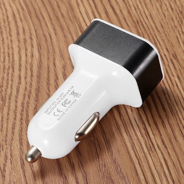 Neues 3USB-Autoladegerät USB-Hochleistungs-Universal-Autoladegerät Quadratisches Aluminium-Autoladegerät