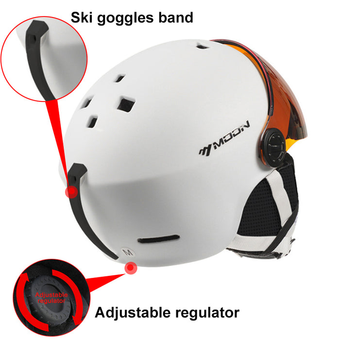 Skihelm mit Schutzbrille